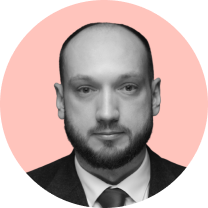 Alexis Komarov headshot